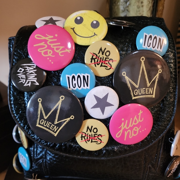 Danielle Nicole Disney Cruella Backpack 🎒 NWT - Picture 5 of 16